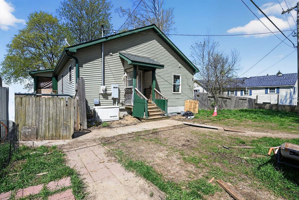 5142 N State Road, Emerson township