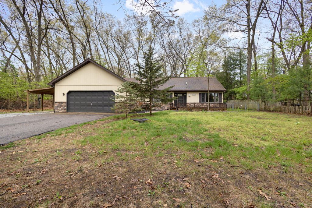 14458 Wolf Lane, New Buffalo township