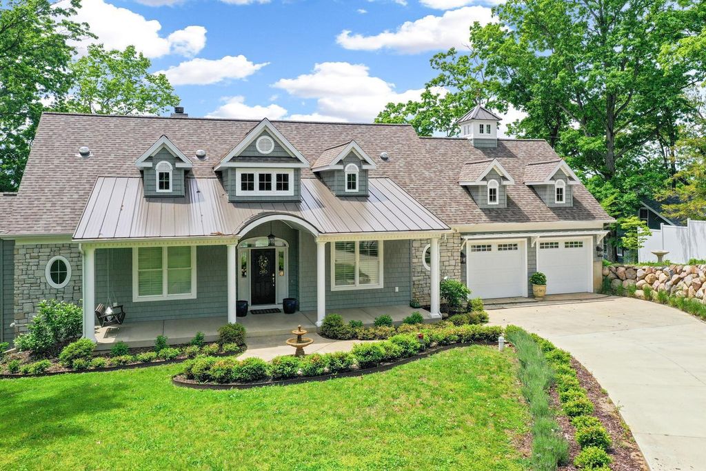58604 E Clear Lake Road, Fabius township
