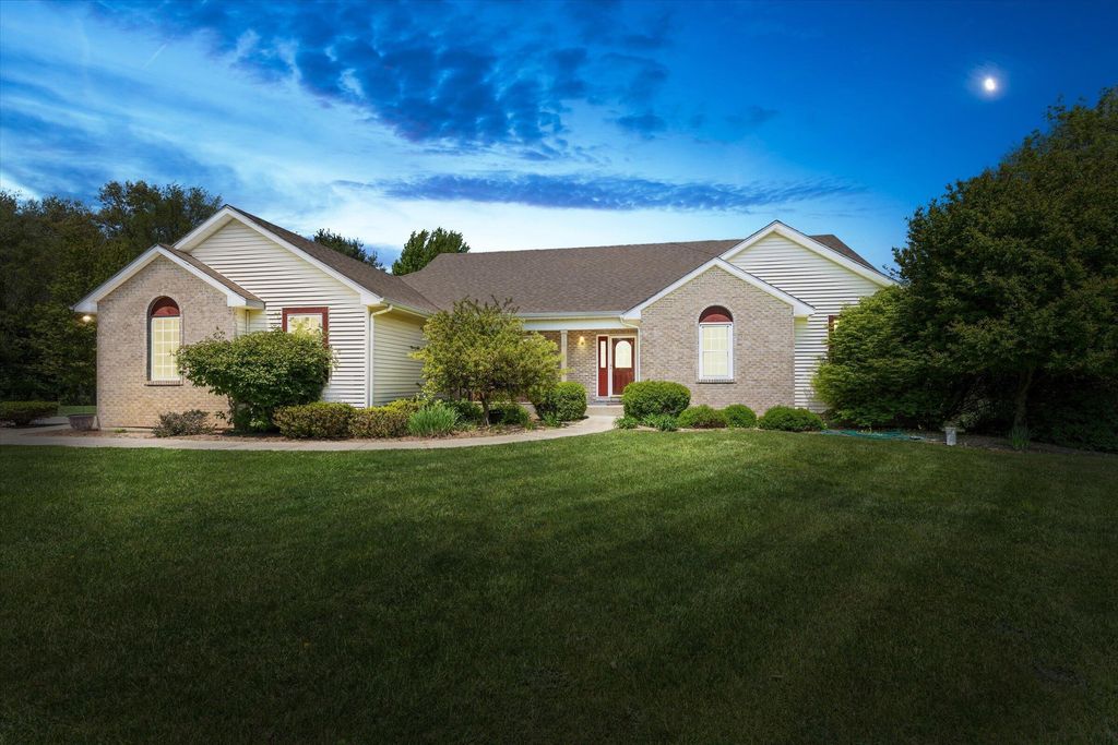 27100 Deerfield Lane, Edwardsburg