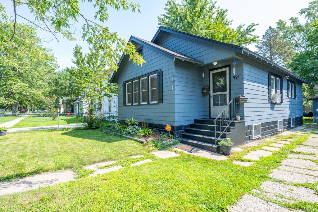 991 Ogden Avenue, Benton Harbor city