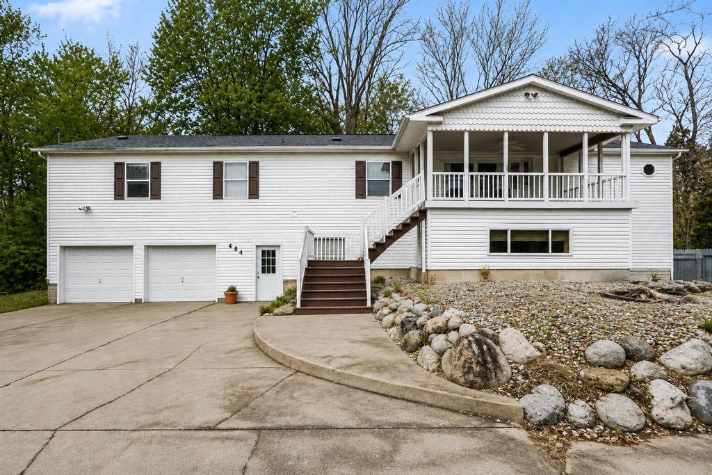 484 Blue Star Highway, Casco township
