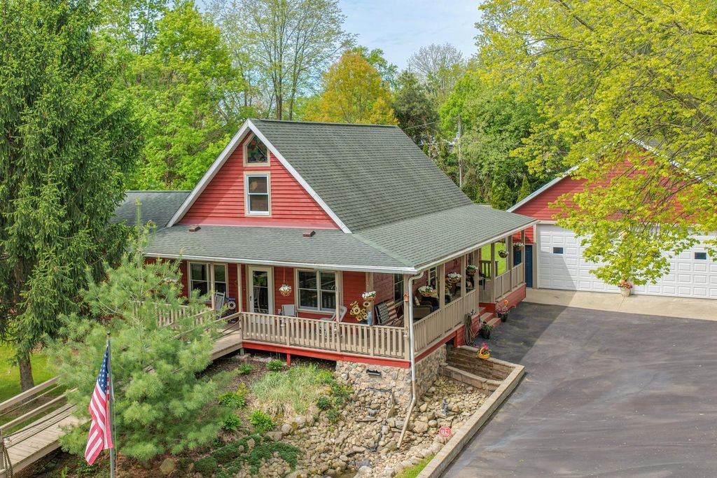 61258 Quinnesec Road, Penn township