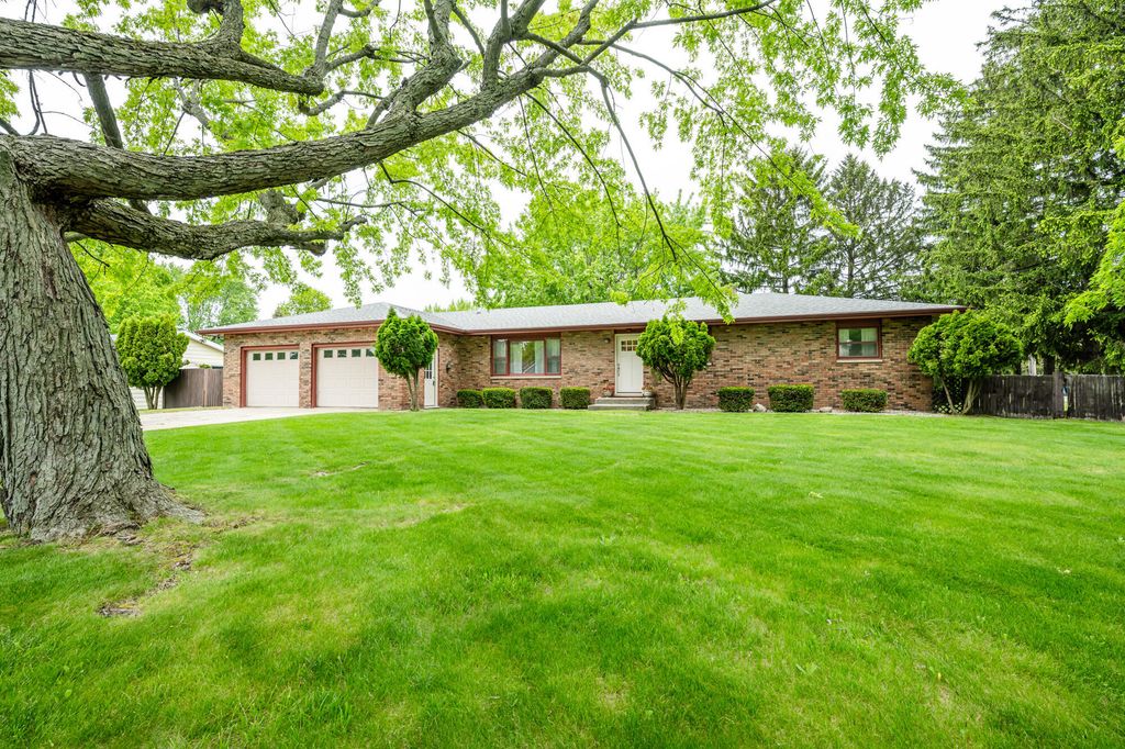 1719 Santa Maria Drive, Lincoln charter township