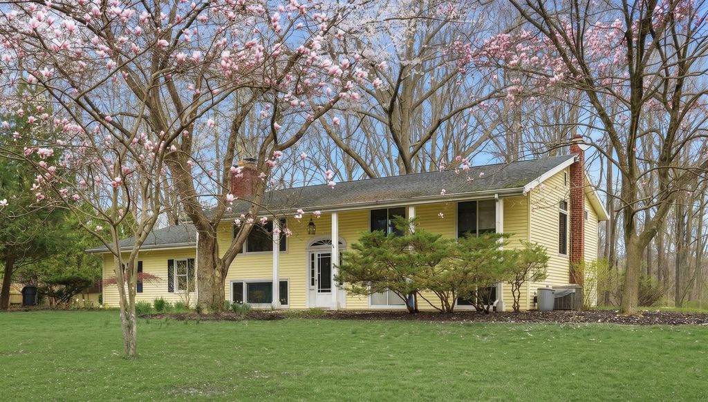 13970 Hollywood Boulevard, Chikaming township