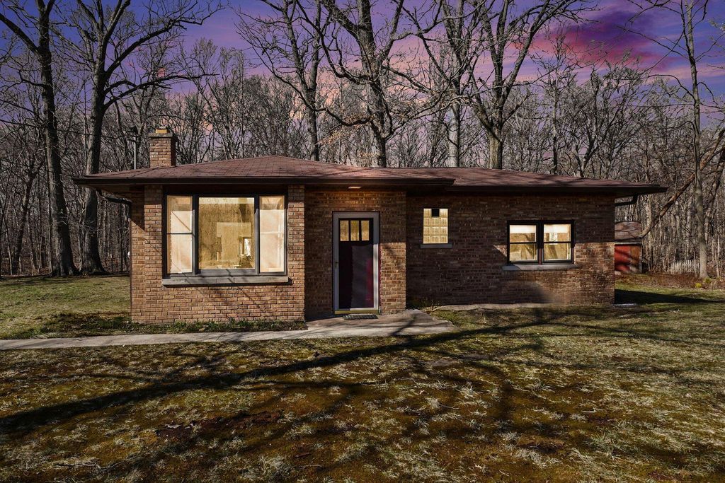 6629 W East Road Unit: B, Chikaming township
