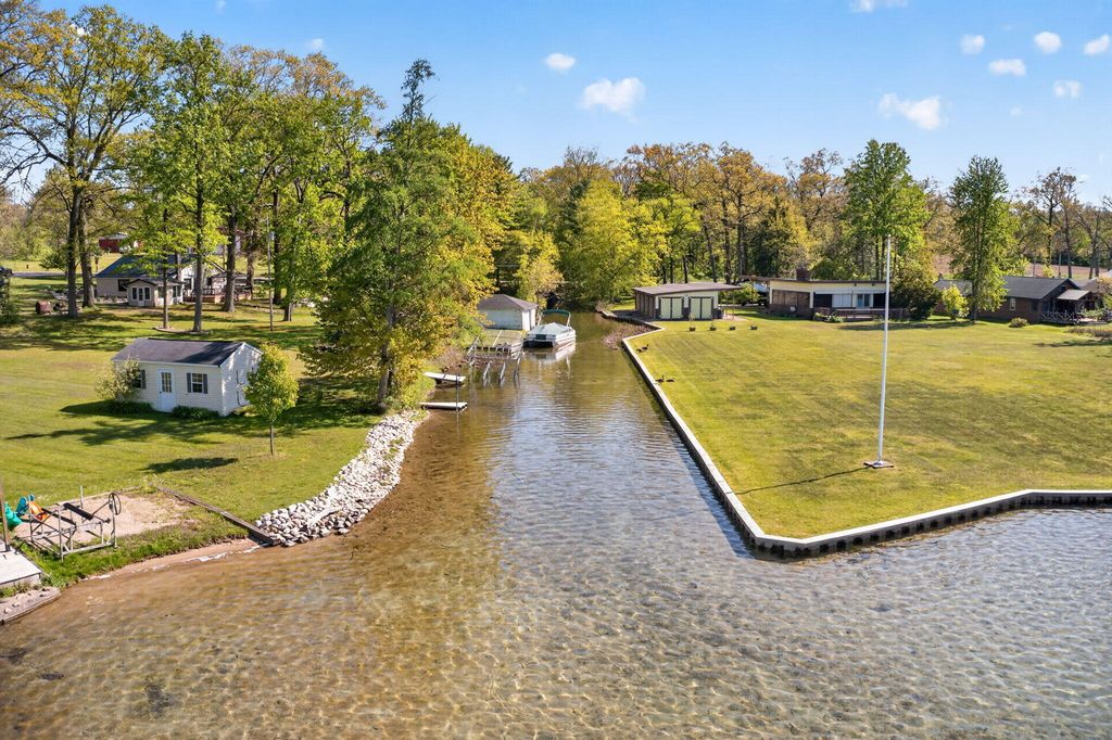 61486 Donald Roadway W, Penn township