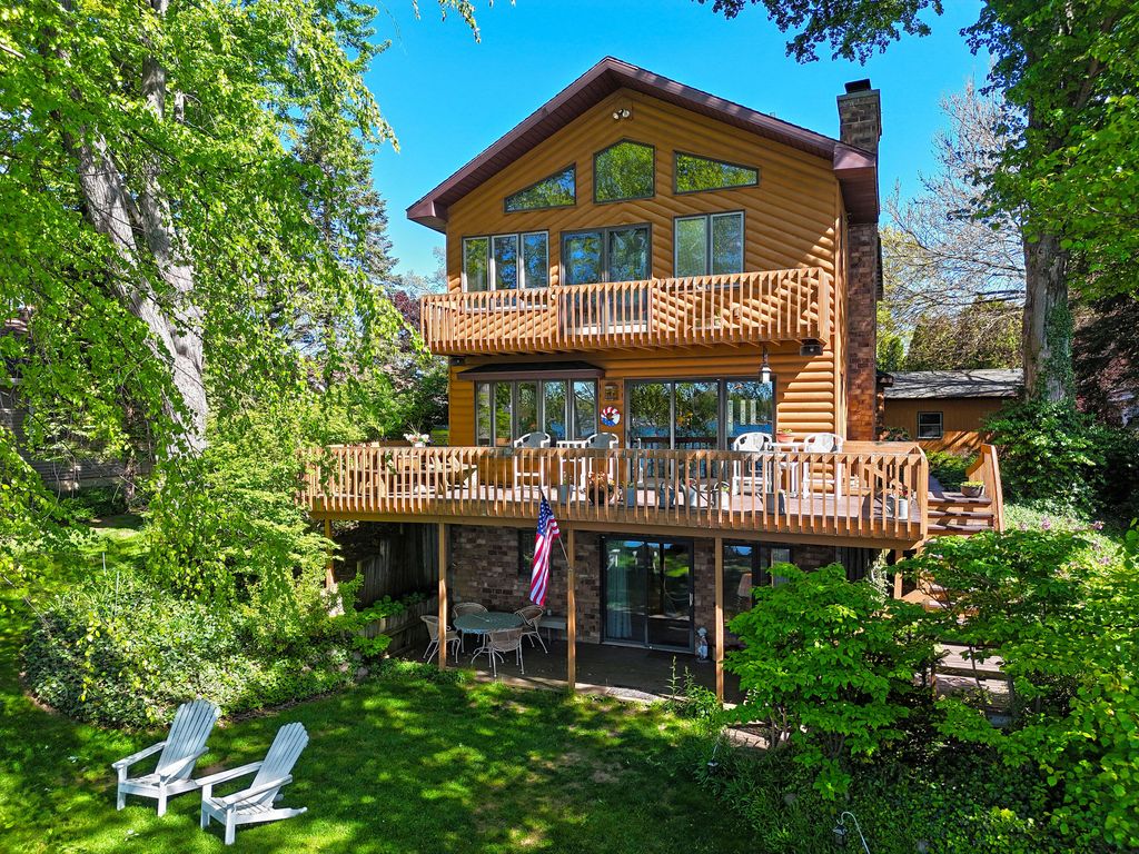 94579 County Road 690, Keeler township