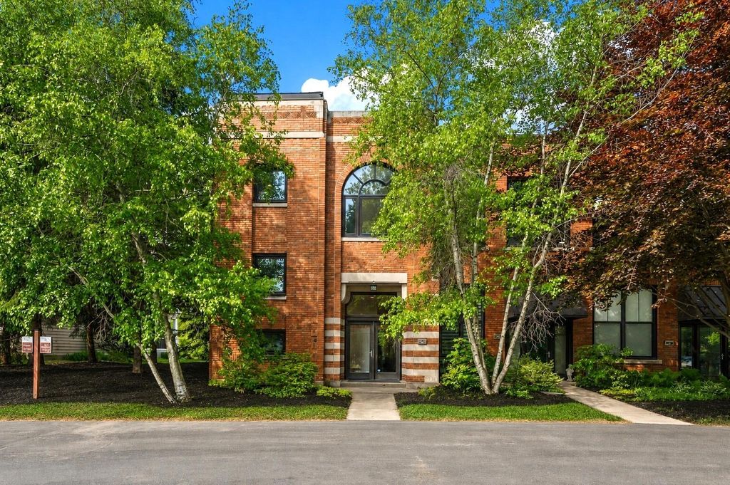 222 S Whittaker Street Unit: G, New Buffalo