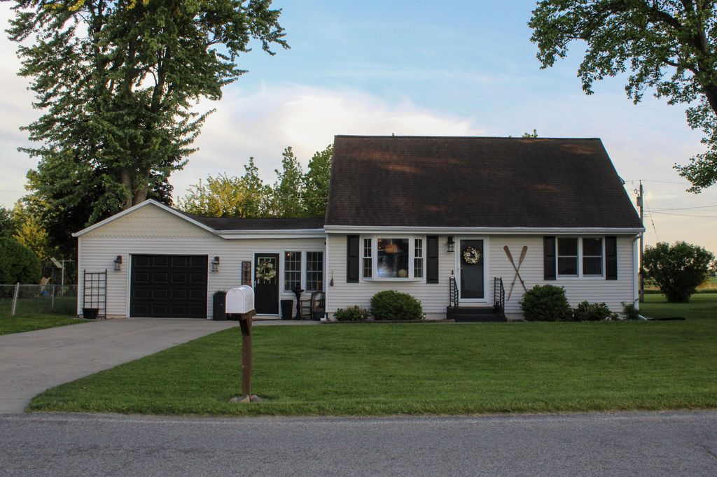 22555 Diamond Cove Street, Jefferson township