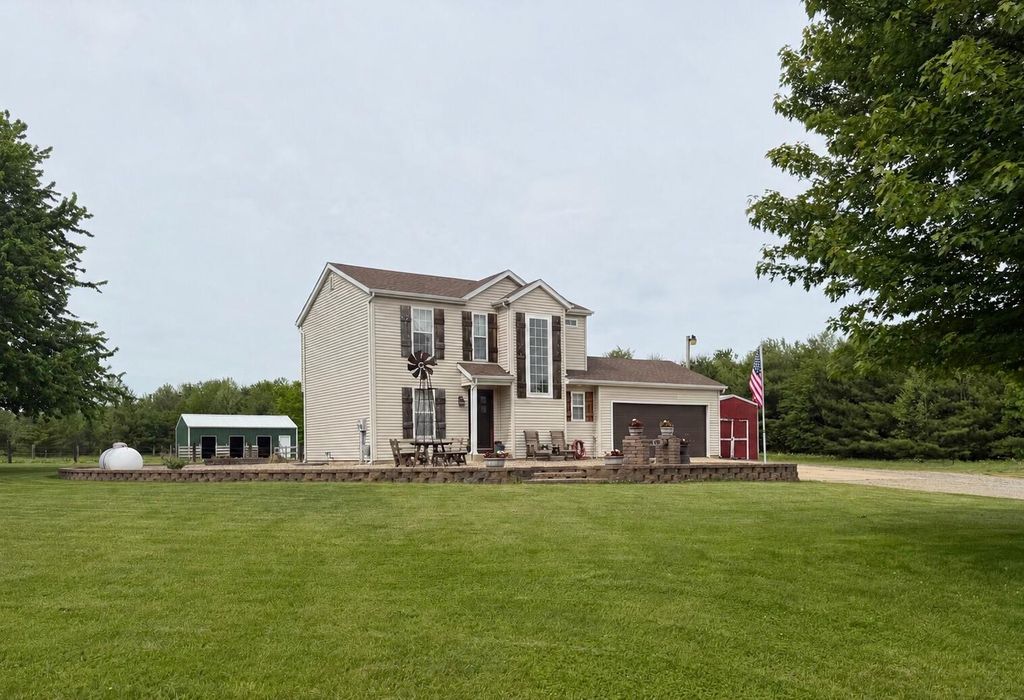 6585 Sinclair Road, Pipestone township