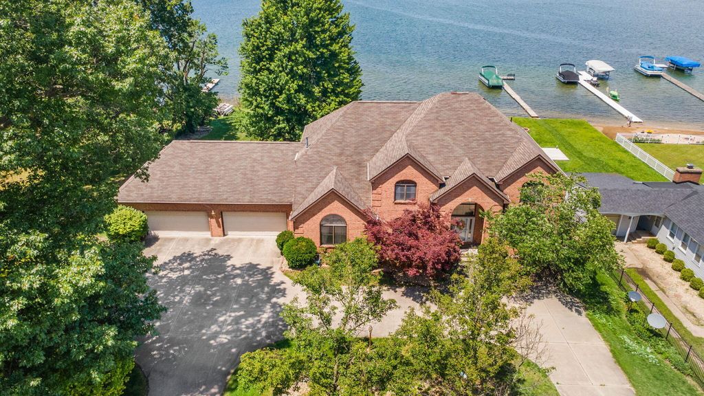 2647 Lake Shore Drive, Howard township