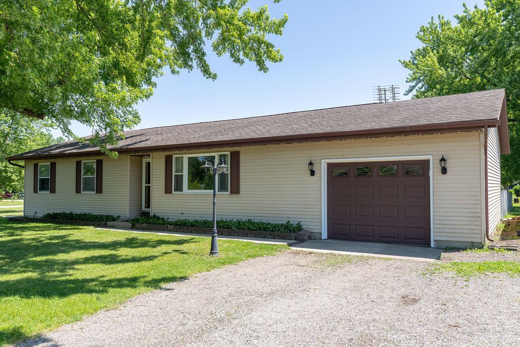 61214 Mary Lou Lane, LaGrange township