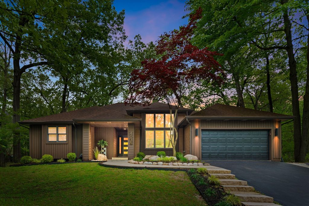 4035 Choctaw Trail, Michiana village