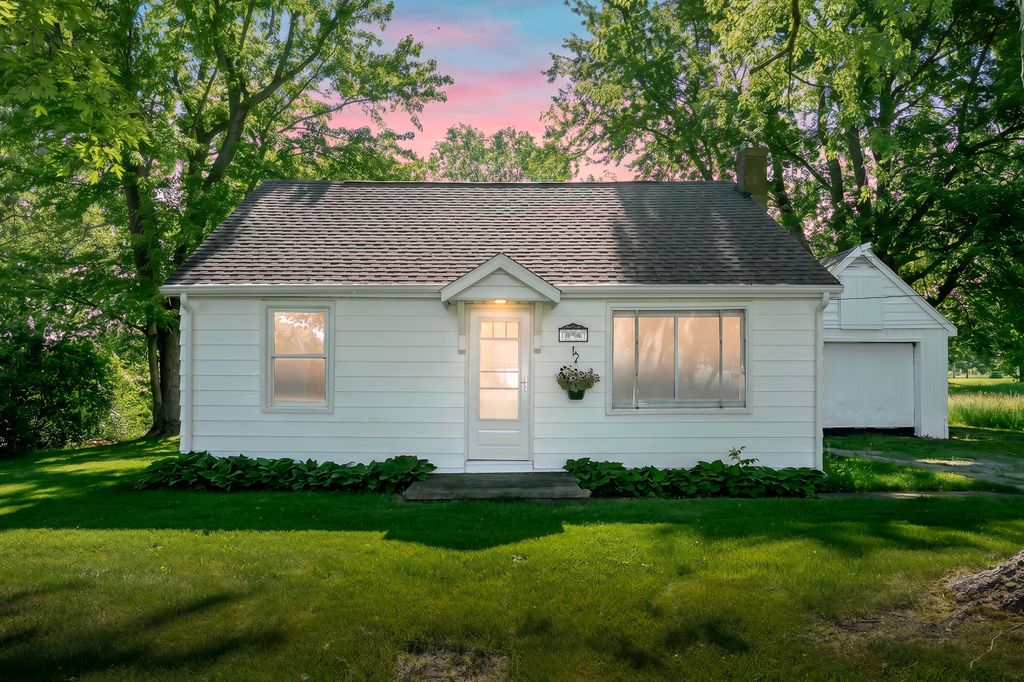 10561 Baldwin Road, Lake charter township