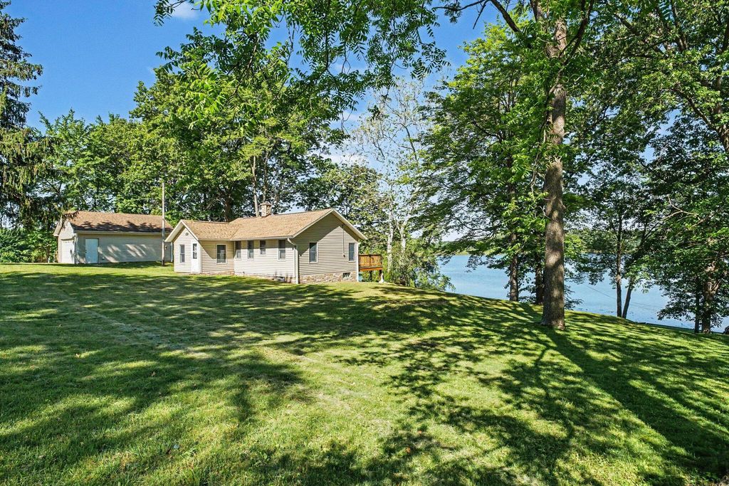 14516 Lilly Lake Drive, Newberg township