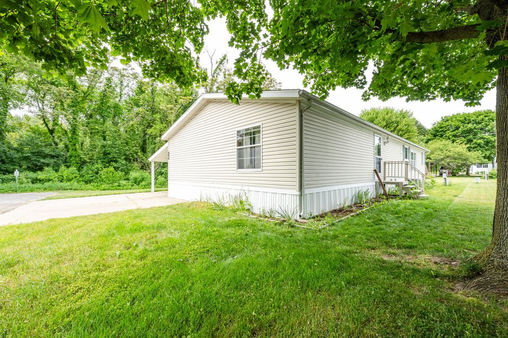 8836 Stevensville-baroda Road Unit: 90, Baroda village