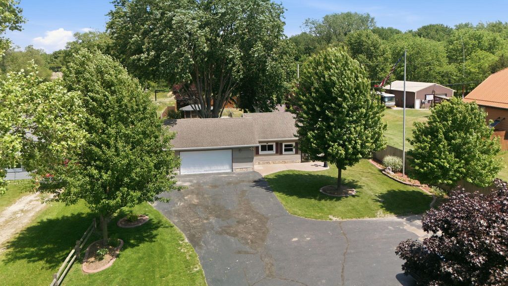 2743 N Michigan 140 Highway, Watervliet township
