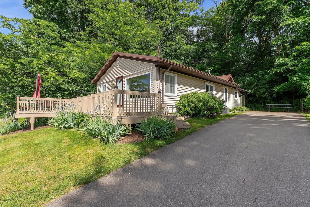 10333 Walnut Drive, Fabius township