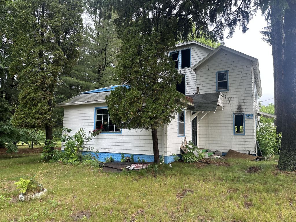 33259 Orchard Street, Covert township