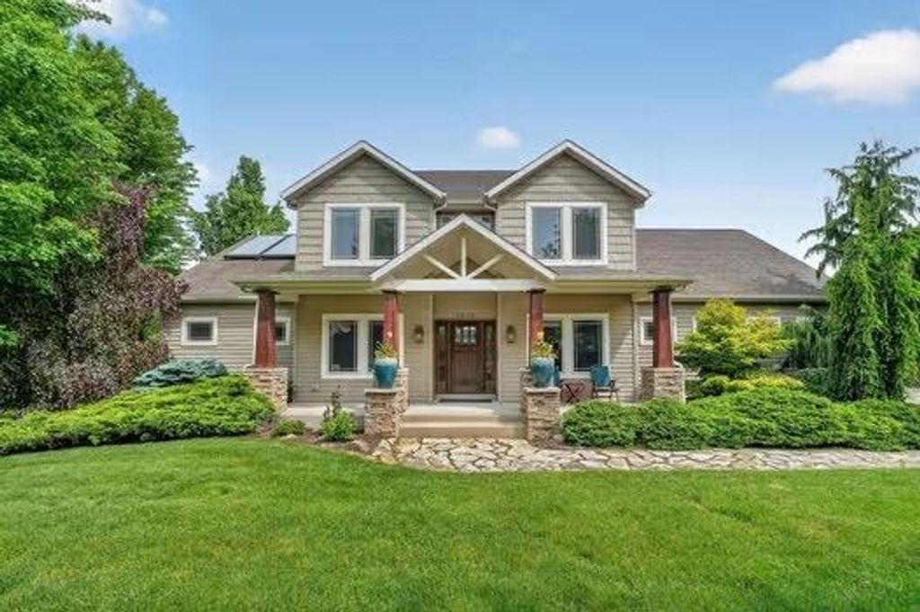 30166 Lloyd Lane, Milton township