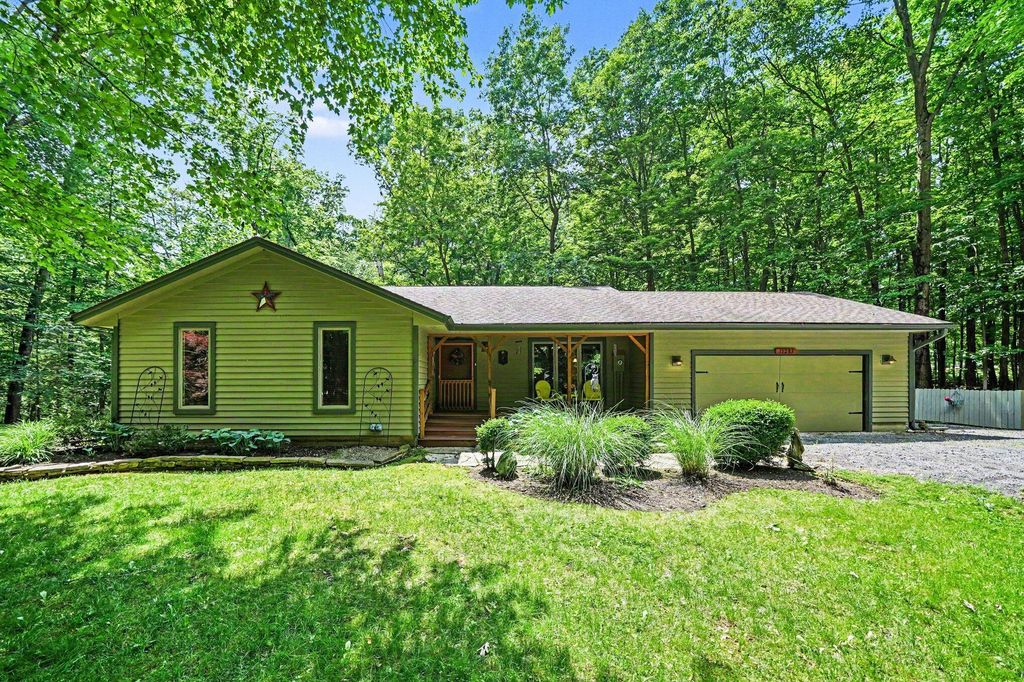 15283 Prairie Road, Chikaming township