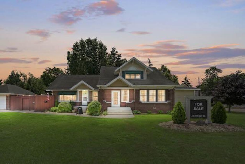2 E Ash Street E, Three Oaks