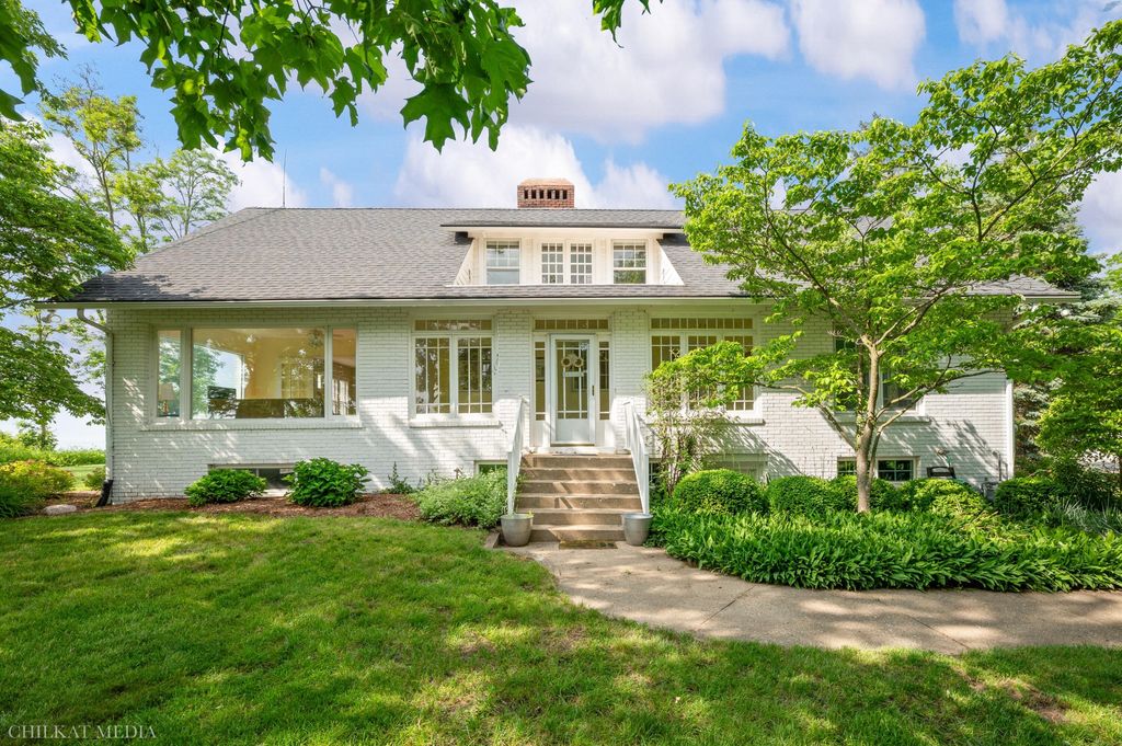 2815 Lake Pines Path, Lincoln charter township