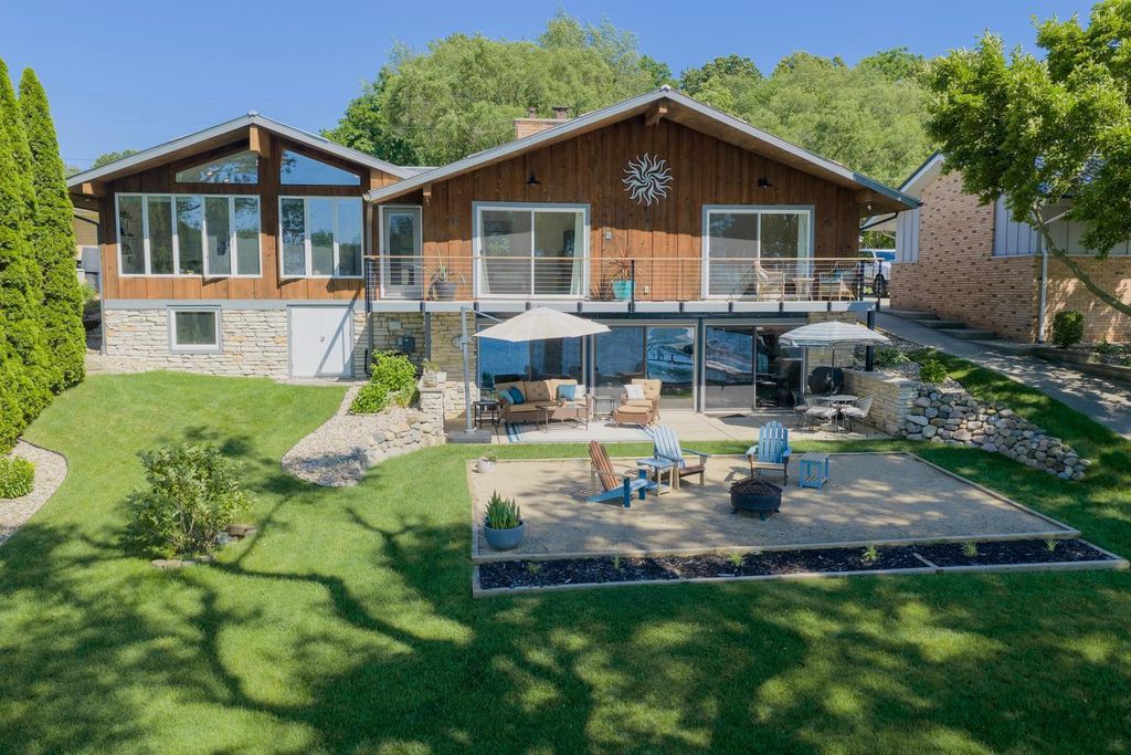 71210 Indiana Lake Drive, Porter township