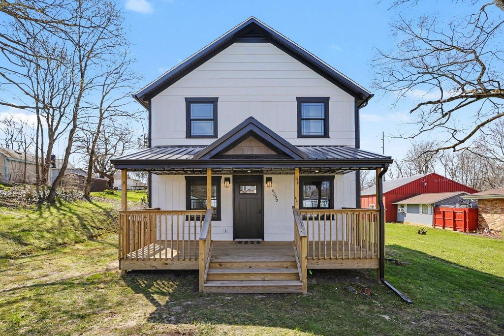 6592 Keigley Street, Eau Claire village