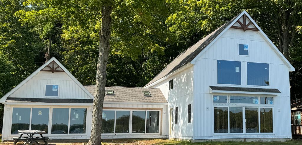 50756 Garrett Road, Silver Creek township