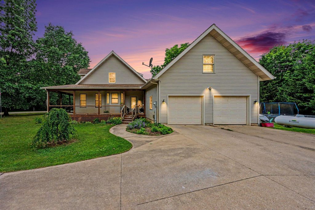 15757 Oakshore Drive, Fabius township