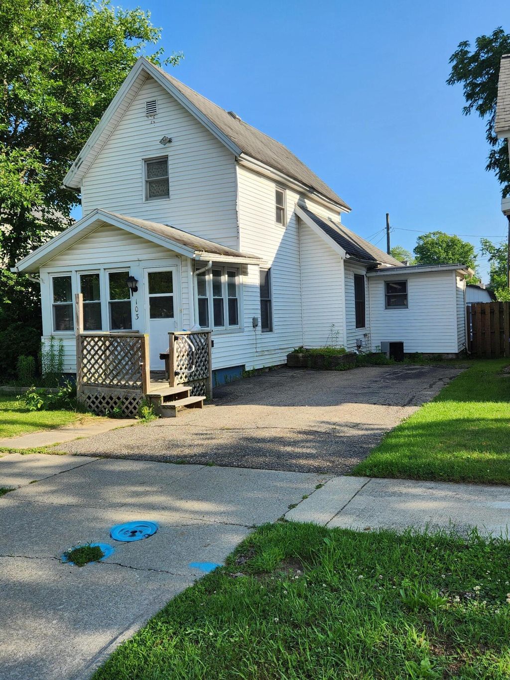 103 E Telegraph Street, Dowagiac city