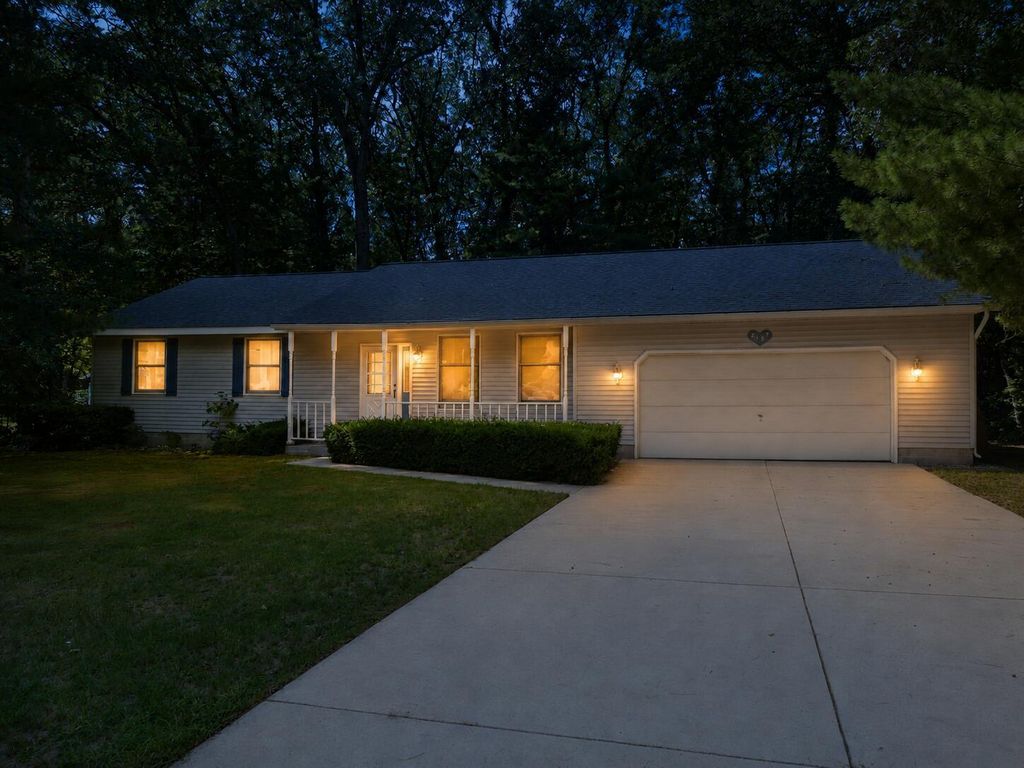 2157 Deerwood Drive, Muskegon charter township