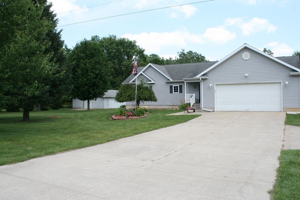 14021 Pardee Road, Weesaw township