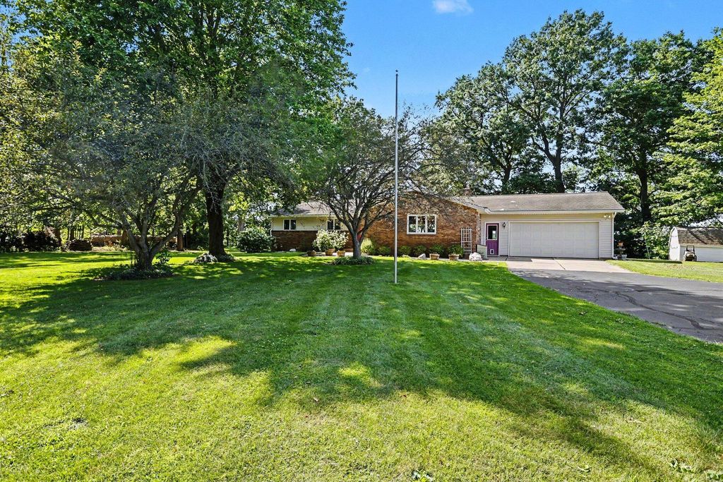 10492 Range Line Road, Berrien township