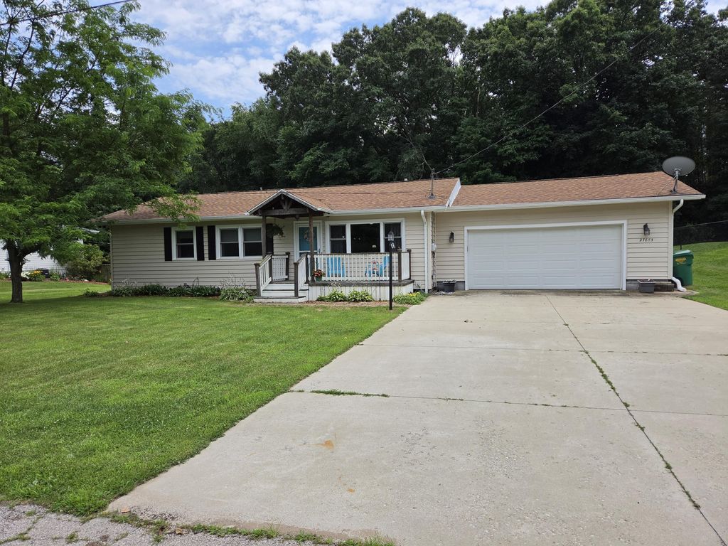 27853 Burmax Park, Dowagiac city
