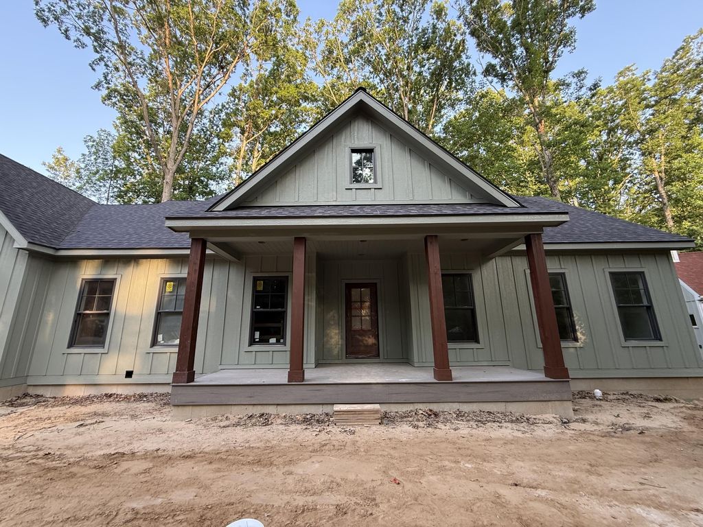 9132 National Parkway, Chikaming township