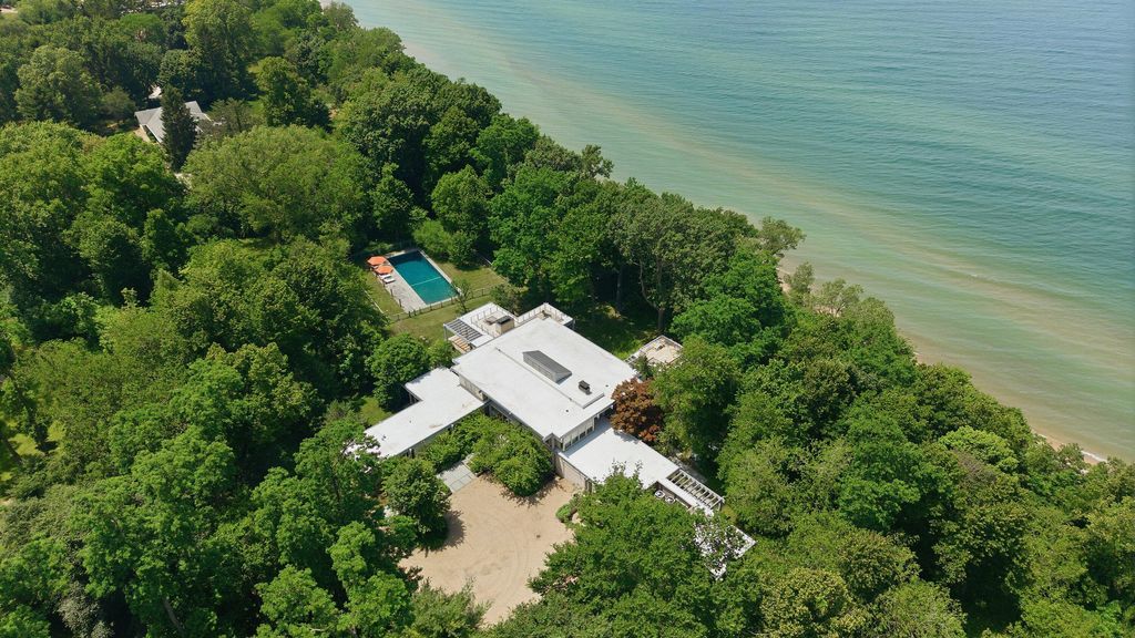 1600 Rocky Gap Road, Benton charter township