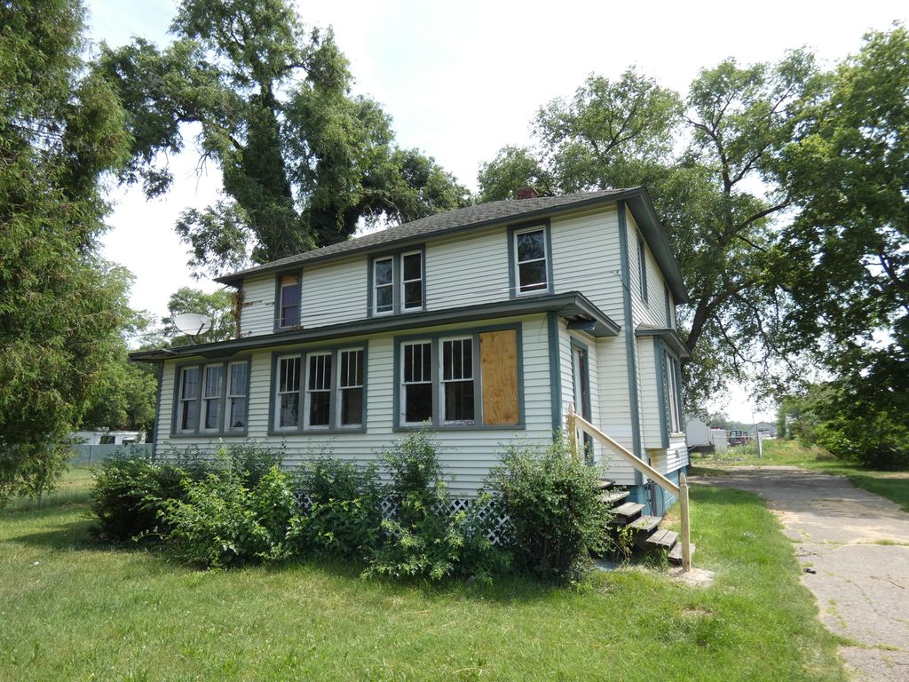 2529 Somerlayton Road, Benton charter township