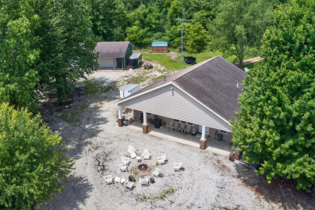 64030 Chain Lake Street, Calvin township