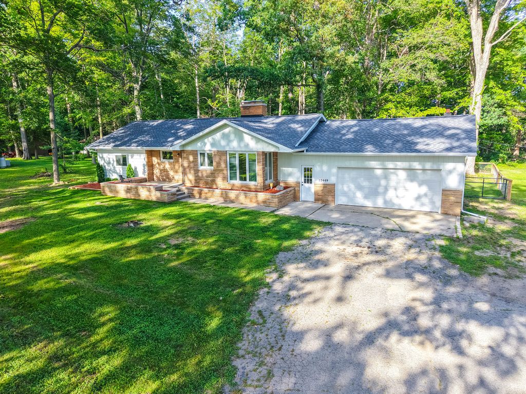 12449 California Road, Weesaw township