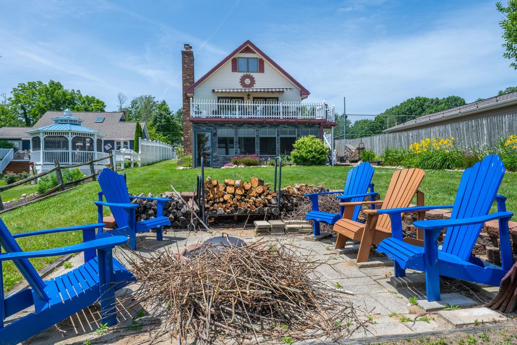 5791 Beech Street, Coloma charter township