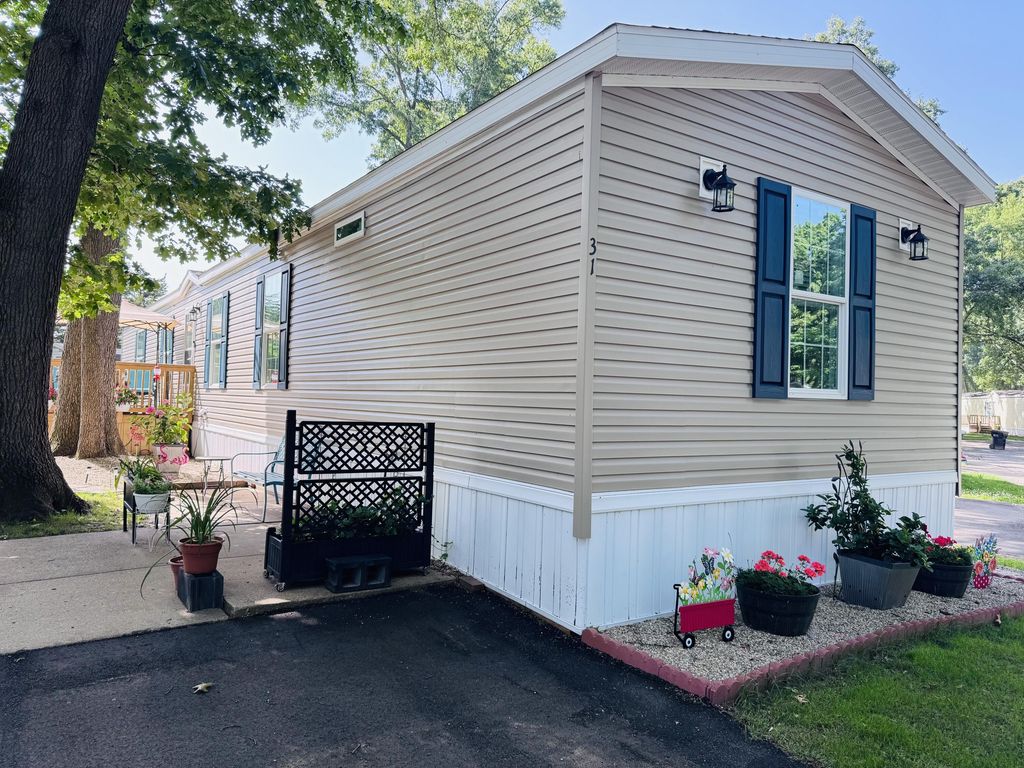 2330 E Main Street Unit: 31, Niles township