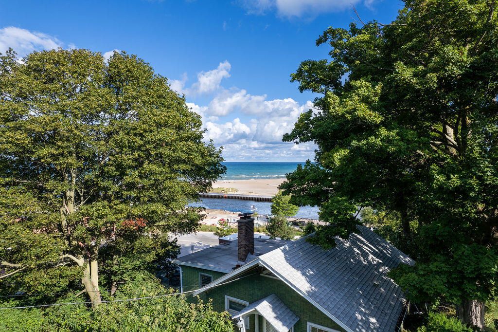 83 Michigan Avenue, South Haven city