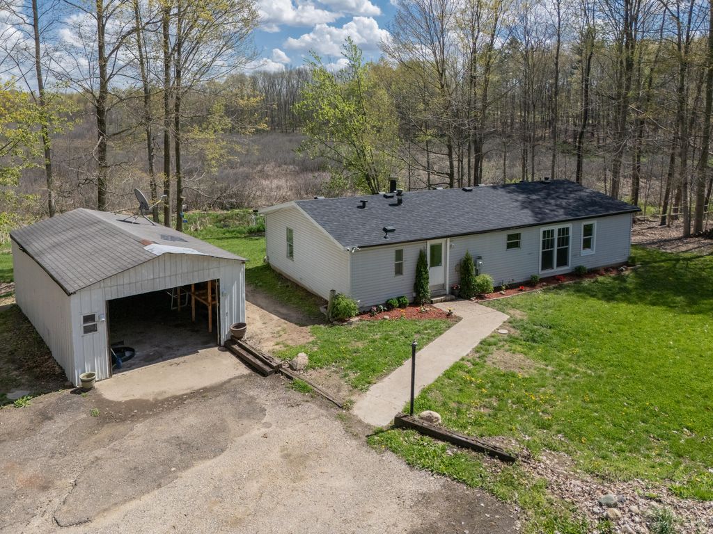 45717 64th Avenue, Paw Paw township
