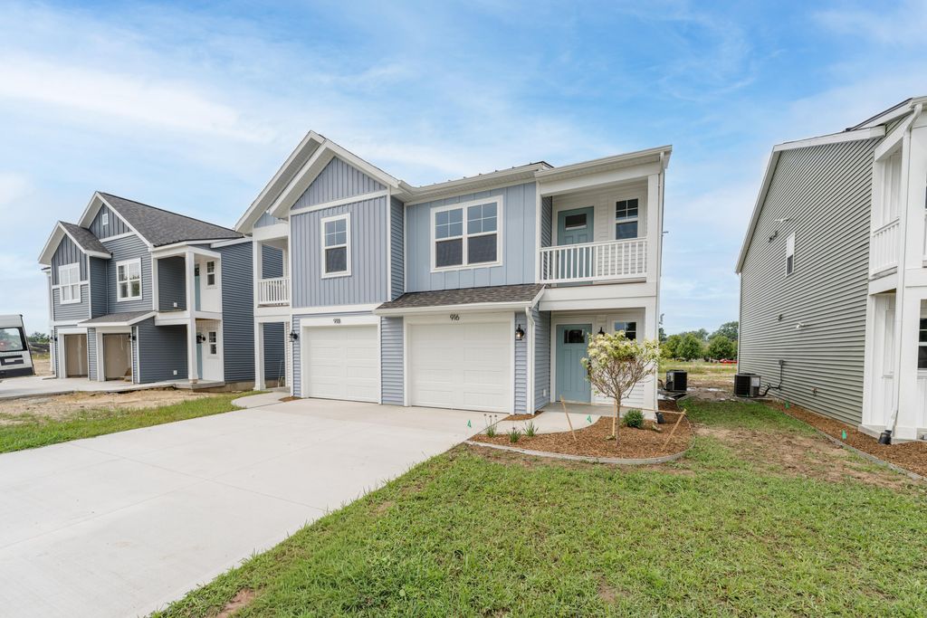 916 Indiana Avenue Unit: 15, South Haven