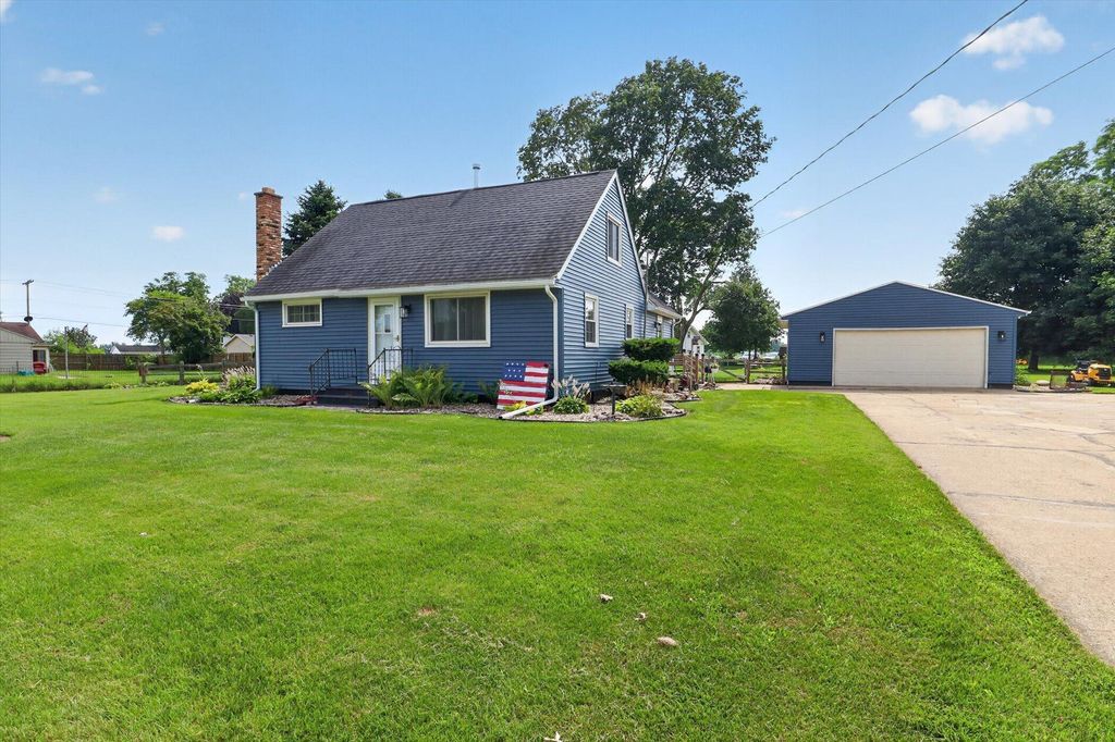 68958 Claire Street, Edwardsburg village