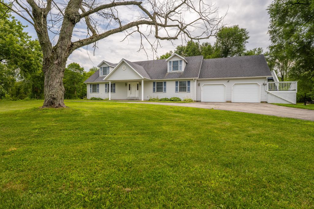 8535 Eau Claire Road, Berrien township