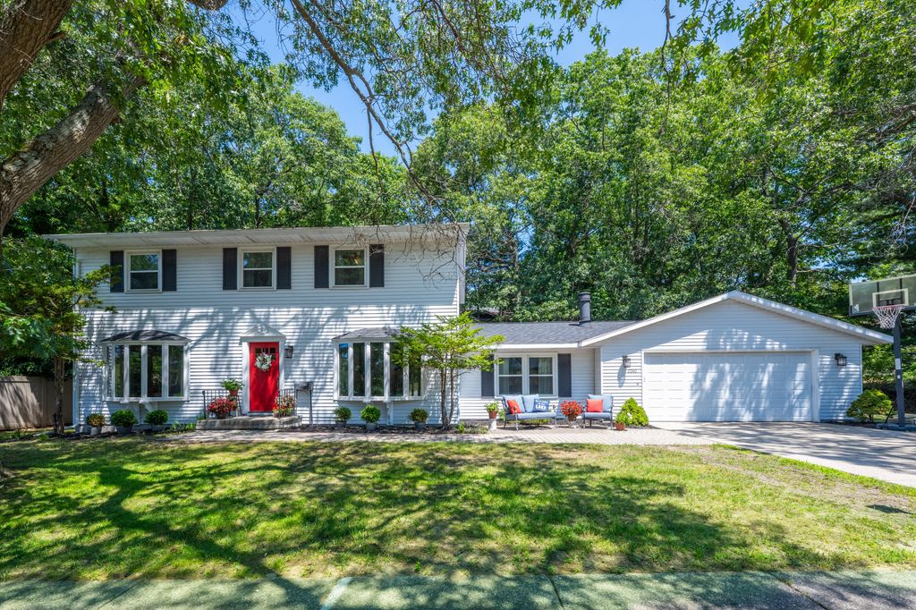 2240 Pleasant Hill Drive, Norton Shores city